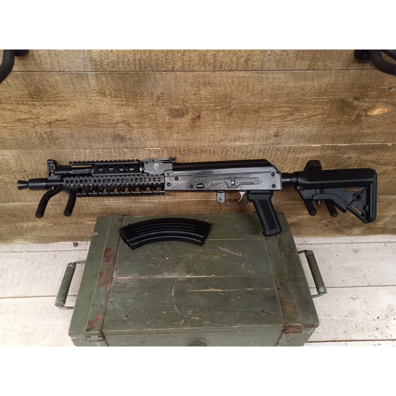 Karabin SDM AK-104S kaliber 7,62×39 mm – test terenowy i analiza taktyczna