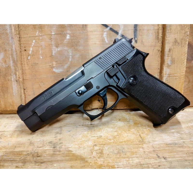Pistolet SIG-Sauer P220 kal. 9×19 mm – klasyka, która wciąż robi różnicę